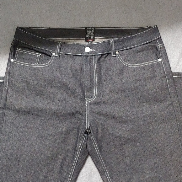 NWOT * Black Thrills * Men's Jeans * Size 42 - Picture 3 of 5